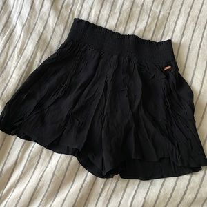Victoria Secret PINK black high waisted shorts / size XS